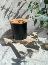 Load image into Gallery viewer, Candle Mieka Black Large 500g